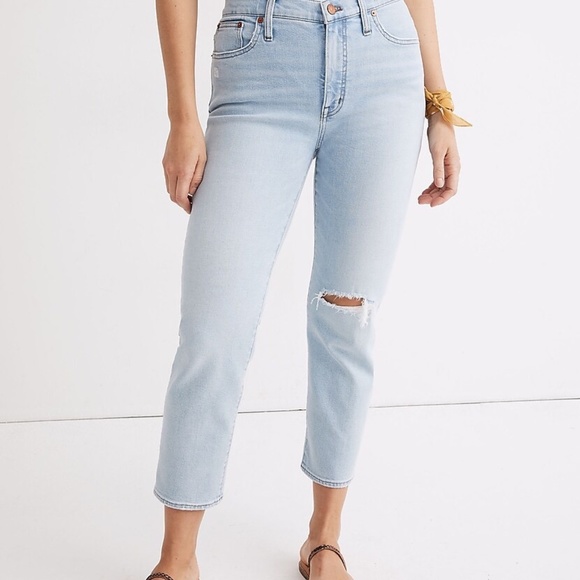 Madewell Mid-Rise Classic Straight Jeans, Wellingford Wash: Knee-Rip Edition, 25 - Picture 4 of 17